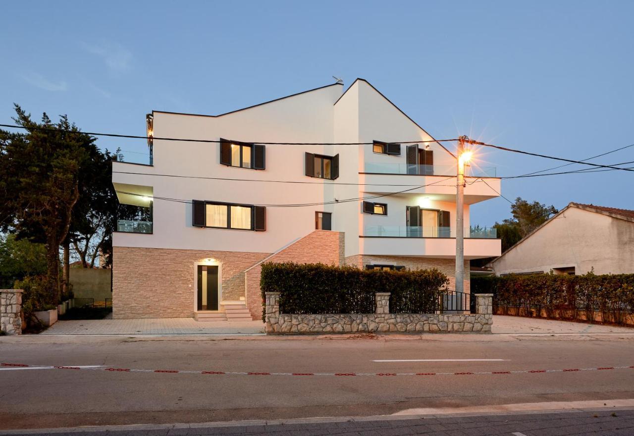 Apartments Nika Turanj Exterior foto